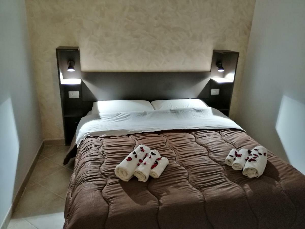 Ad Un Passo Dal Duomo "2" Apartment Napoli Ngoại thất bức ảnh