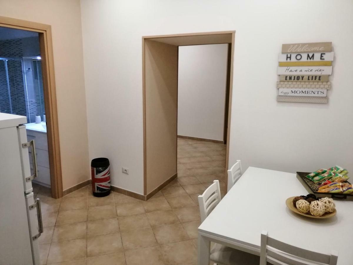 Ad Un Passo Dal Duomo "2" Apartment Napoli Ngoại thất bức ảnh